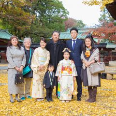 根津神社での家族の集合写真